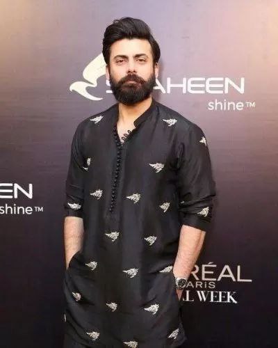 Black embroidered men's kurta with matching pajama, front view, suitable for wedding and party wear, by Pravo Hammens.