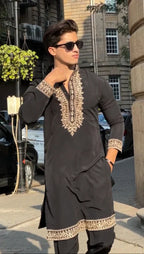 Royal Black Embroidered Kurta – pravohammens