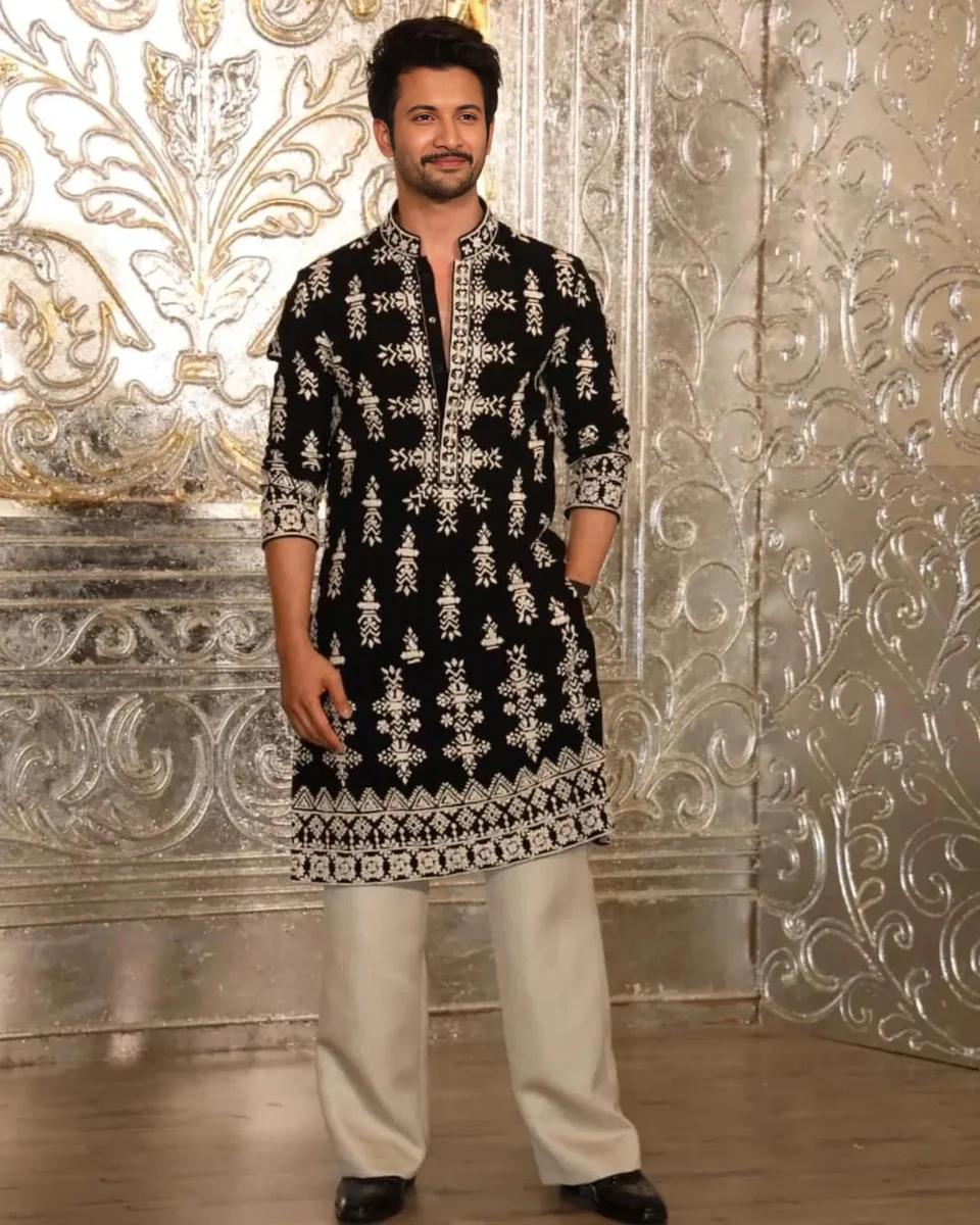 BLACK VELVAT KURTA With WHITE THERD  EMBROIDERY KURTA  PANT SET