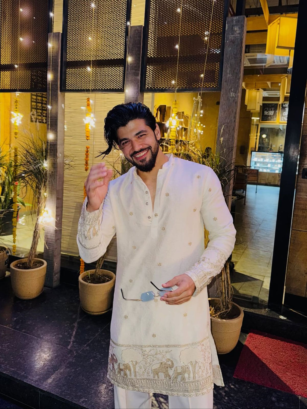 Wedding white kurta pajama set for men