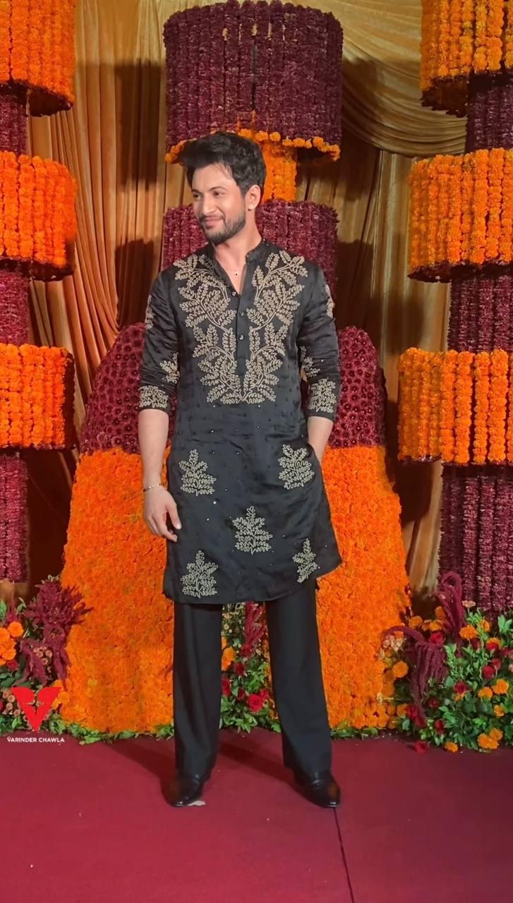 BLACK EMBROIDERED DORI AND SEQUNCES WORK KURTA PAJAMA SET FOR MEN'S