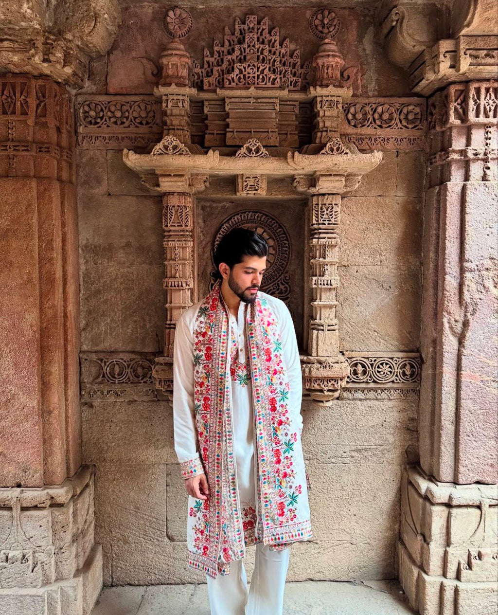 OFF WHITE HEAVY EMBROIDERED WORK KURTA PAJAMA AND DUPATTA SET FOR MEN'S