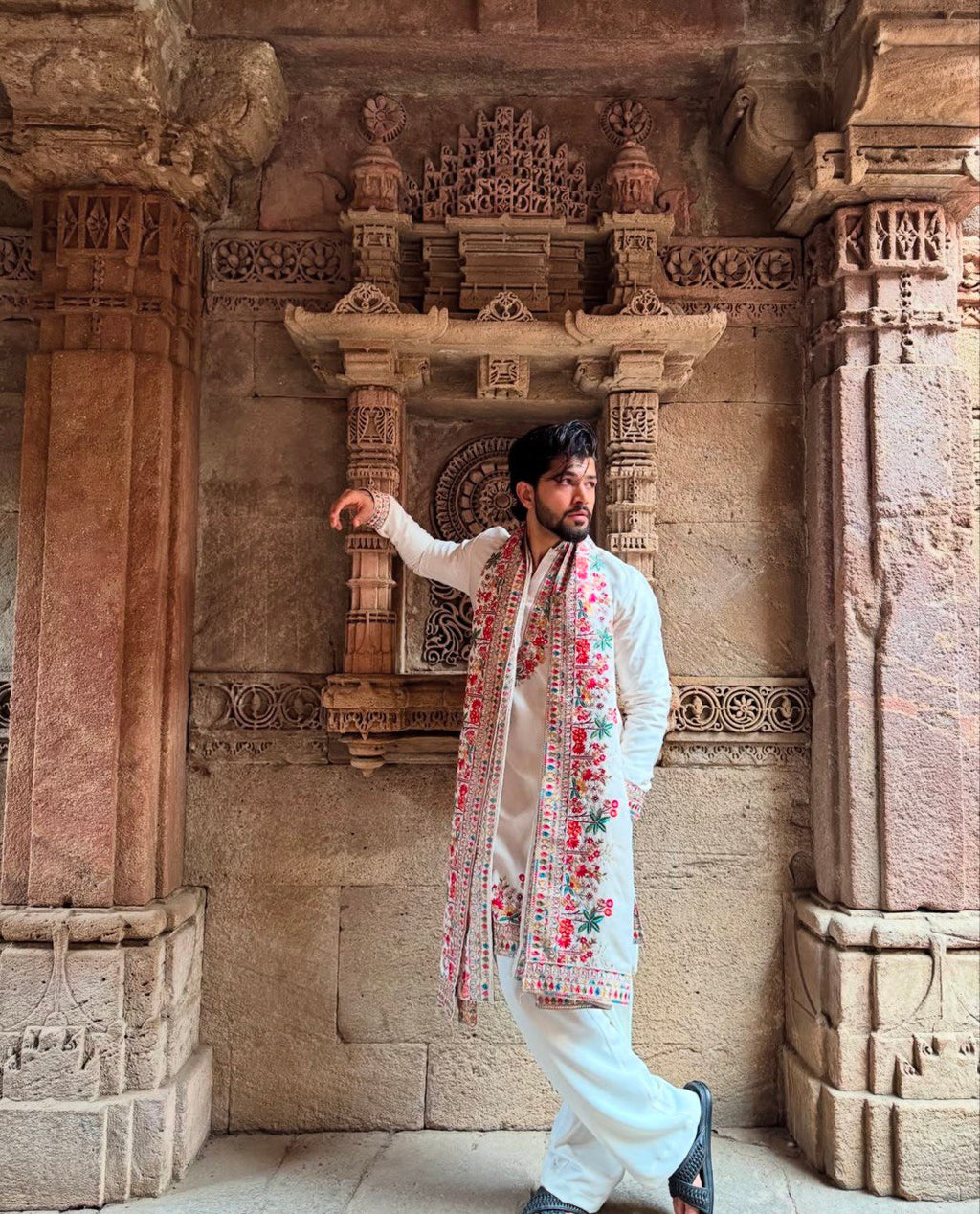 OFF WHITE HEAVY EMBROIDERED WORK KURTA PAJAMA AND DUPATTA SET FOR MEN'S