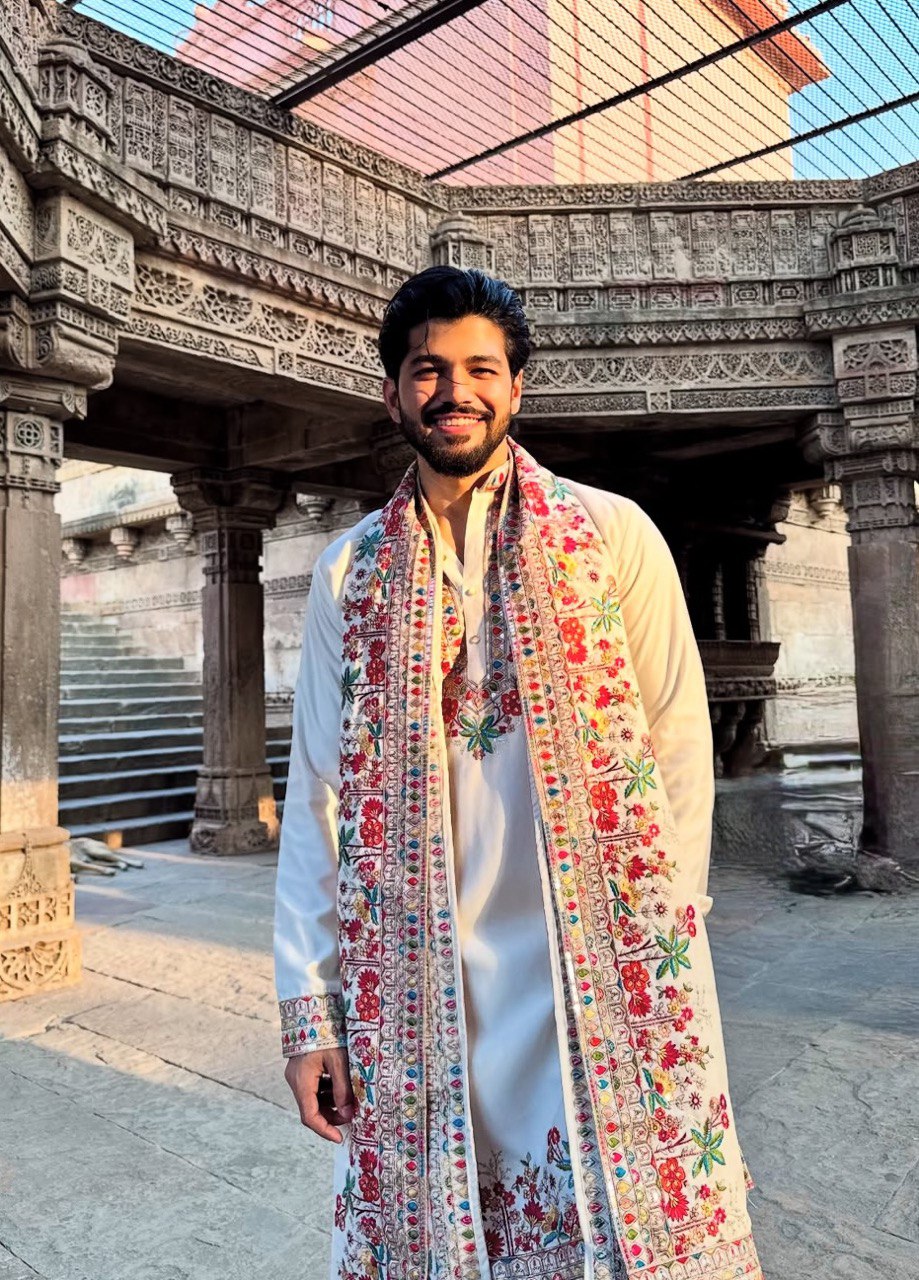 OFF WHITE HEAVY EMBROIDERED WORK KURTA PAJAMA AND DUPATTA SET FOR MEN'S
