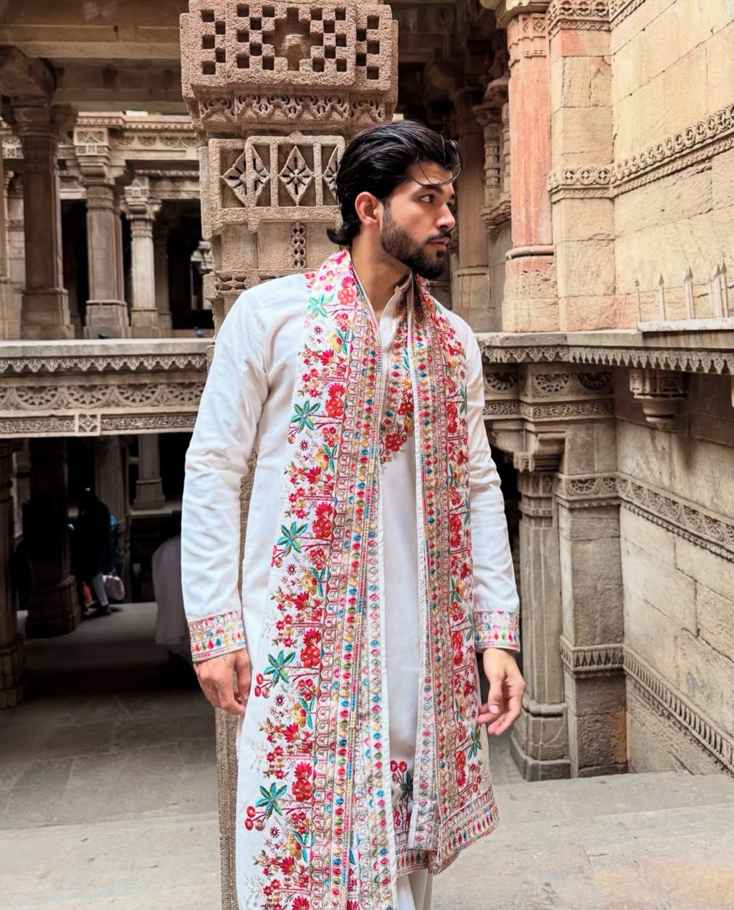 OFF WHITE HEAVY EMBROIDERED WORK KURTA PAJAMA AND DUPATTA SET FOR MEN'S