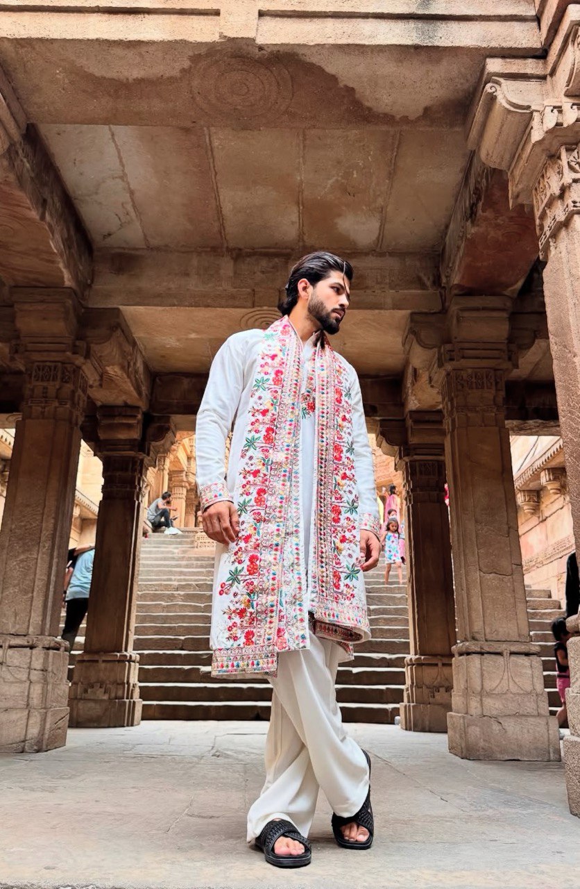 OFF WHITE HEAVY EMBROIDERED WORK KURTA PAJAMA AND DUPATTA SET FOR MEN'S