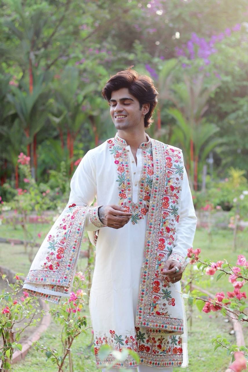 WHITE SILK KURTA SET WITH  DUPATTA