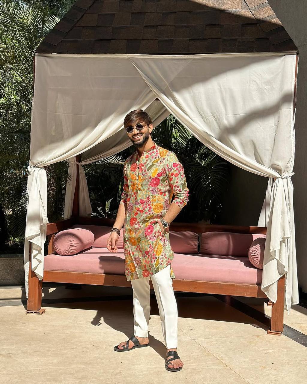 MULTI FLOWER PRINTED KURTA PAJAMA SET FOR MEN'S